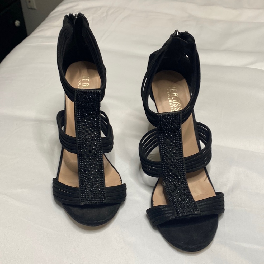 Black 4in sandals